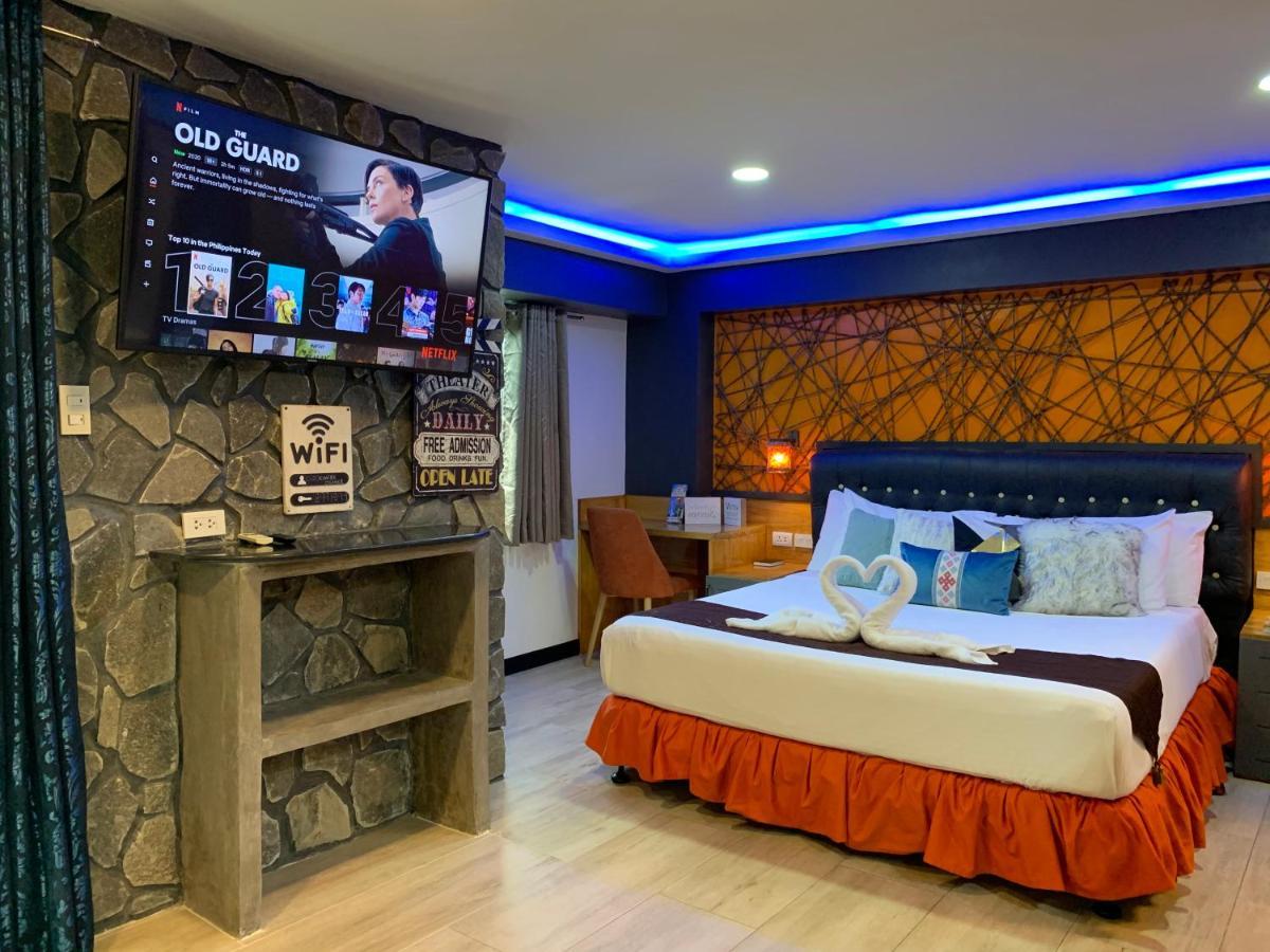 Clockworkorange Luxury 4-minutes Away To Airport Apartment *